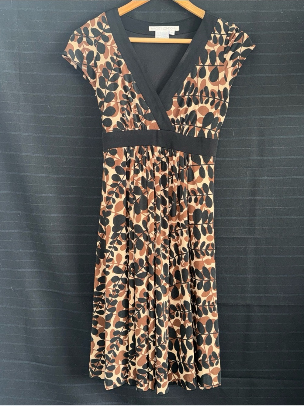 Maggie London Black Brown V Neck Empire Waist Fit & Flare Dress 4 Tie Back